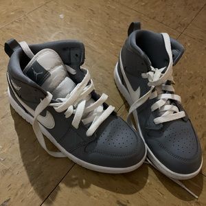 JORDAN NIKE SNEAKERS. Excellent condition